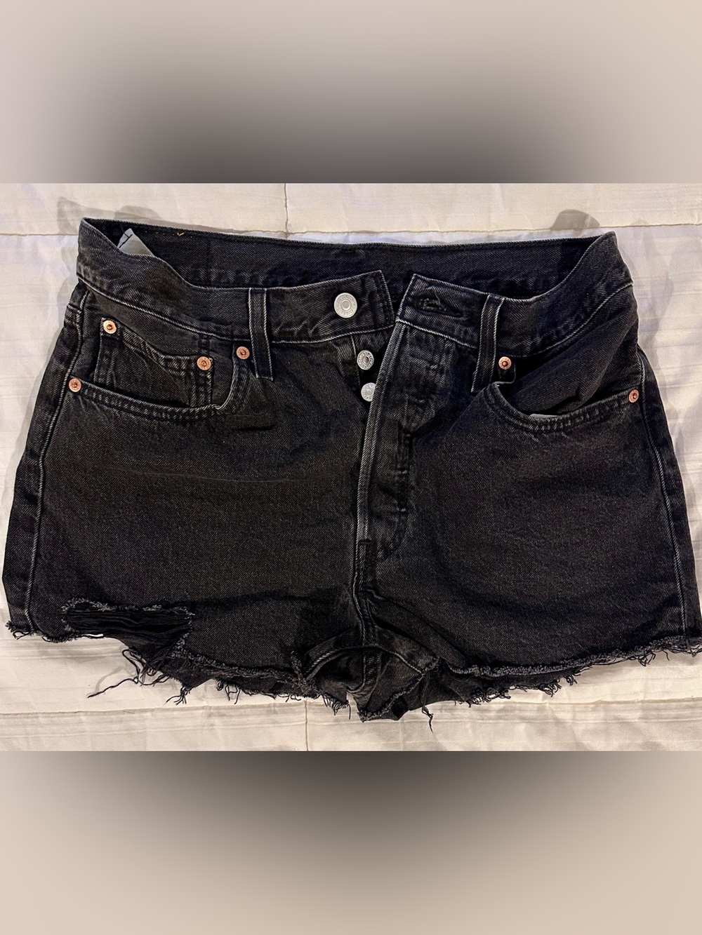 Levi’s 501 High Rise Black Distressed Cutoff Denim Shorts Women’s Size 31